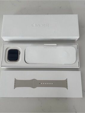Apple Watch Series 9 Starlight 41mm NEW